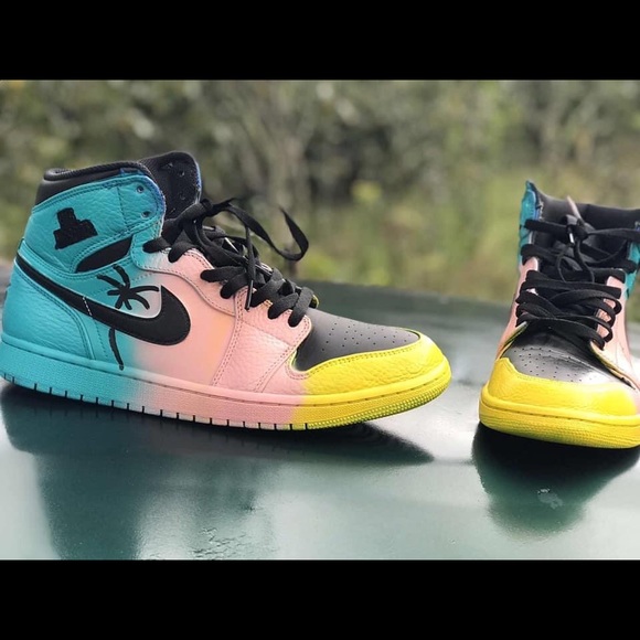 Air Jordan 1 Retro High - Picture 3 of 3